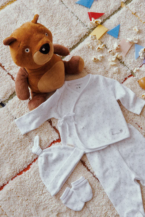 Set de Primera Puesta Recién Nacido Blanco y Gris