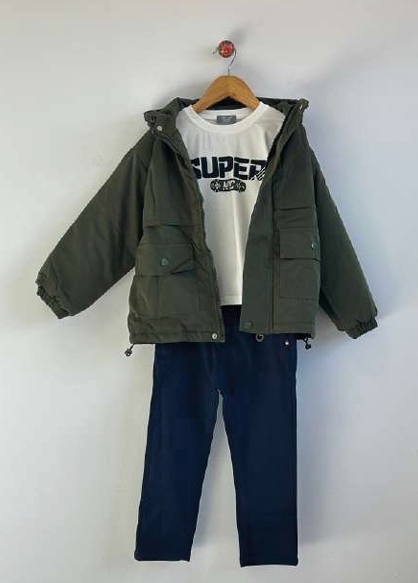 Conjunto Parka, Camiseta y Pantalón Niño.